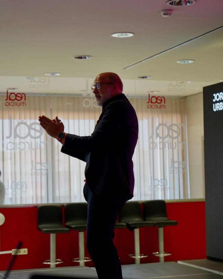 Momento de la jornada ESTRATEGAS 2026 en el Estadio Enrique Roca de Murcia, foto 28